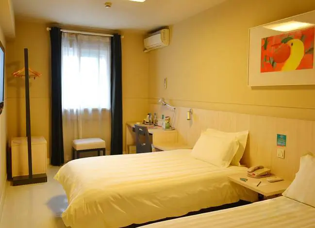 Нинбо: Junyi Hotel Niongbo Xiangshan Bus Station