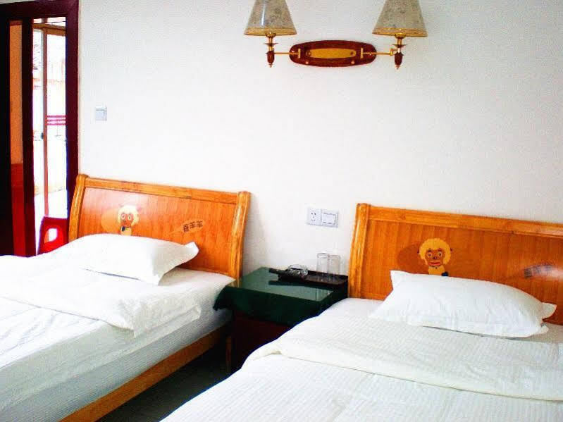 Zhangjiajie Jinfeng Hostel — фото 1