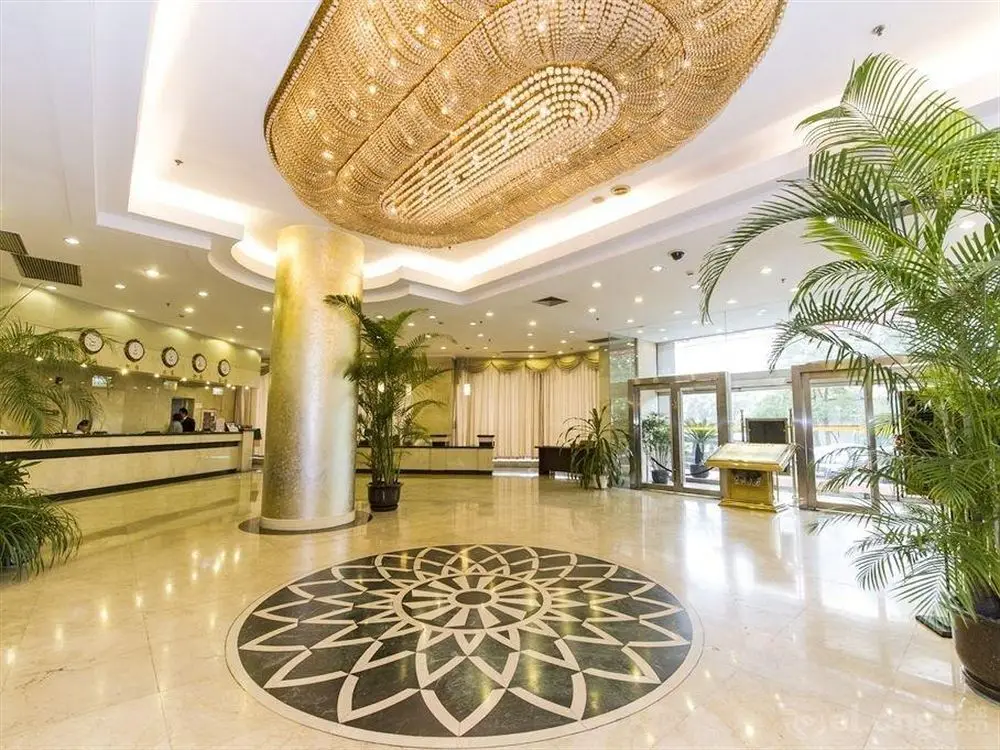 Shanghai East Asia Sport Hotel — фото 1