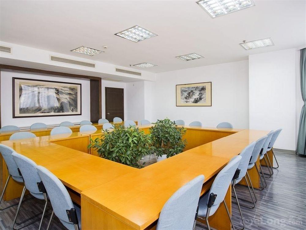 Шанхай: Shanghai East Asia Sport Hotel