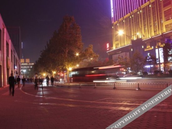 Jingjing Theme Apartment Hotel — фото 1