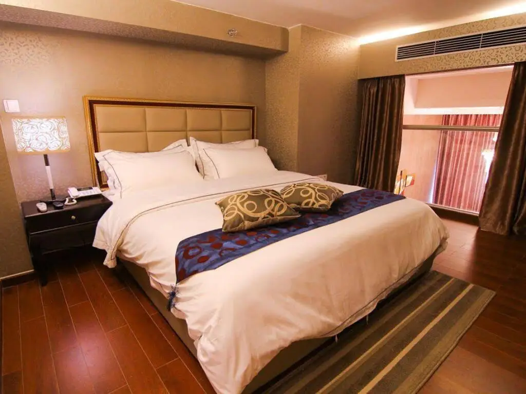 Гуанчжоу: Roomme Huanju Apartment (Guangzhou Zhujiang New Town R&F Dongshan New World)