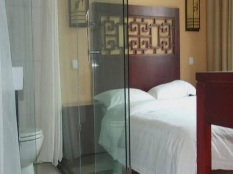 Чжэнчжоу: Dengfeng Shao Lin Temple Hotel