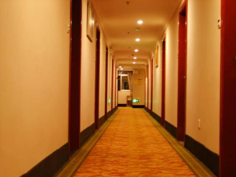 Шэньчжэнь: Greentree Inn Longcheng Square Shell Hotel