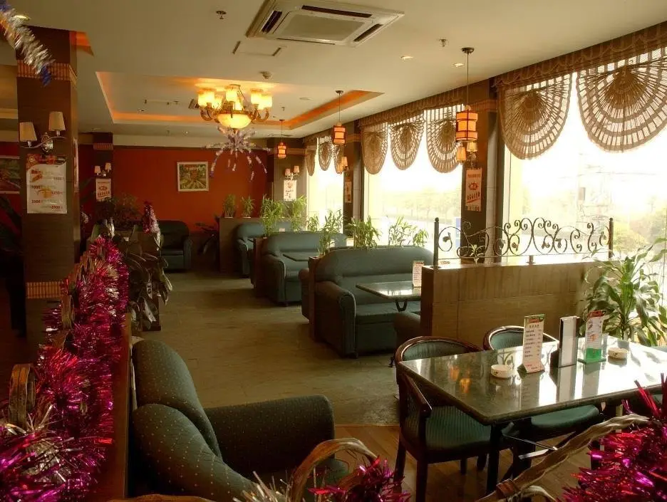 Шанхай: Juyuan Hotel Jiading F1 Kart