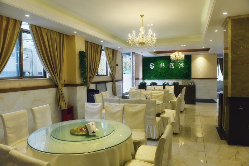 Чэнду: Chengdu Lying Dragon Lake Hotel