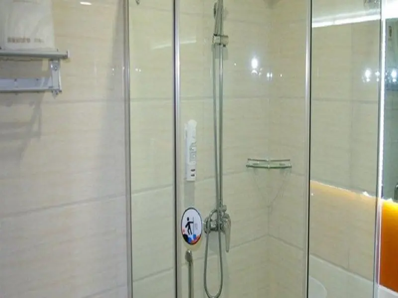 Ланьчжоу: 7 Days Premium Lanzhou High-Speed Rail West Passenger Station Branch