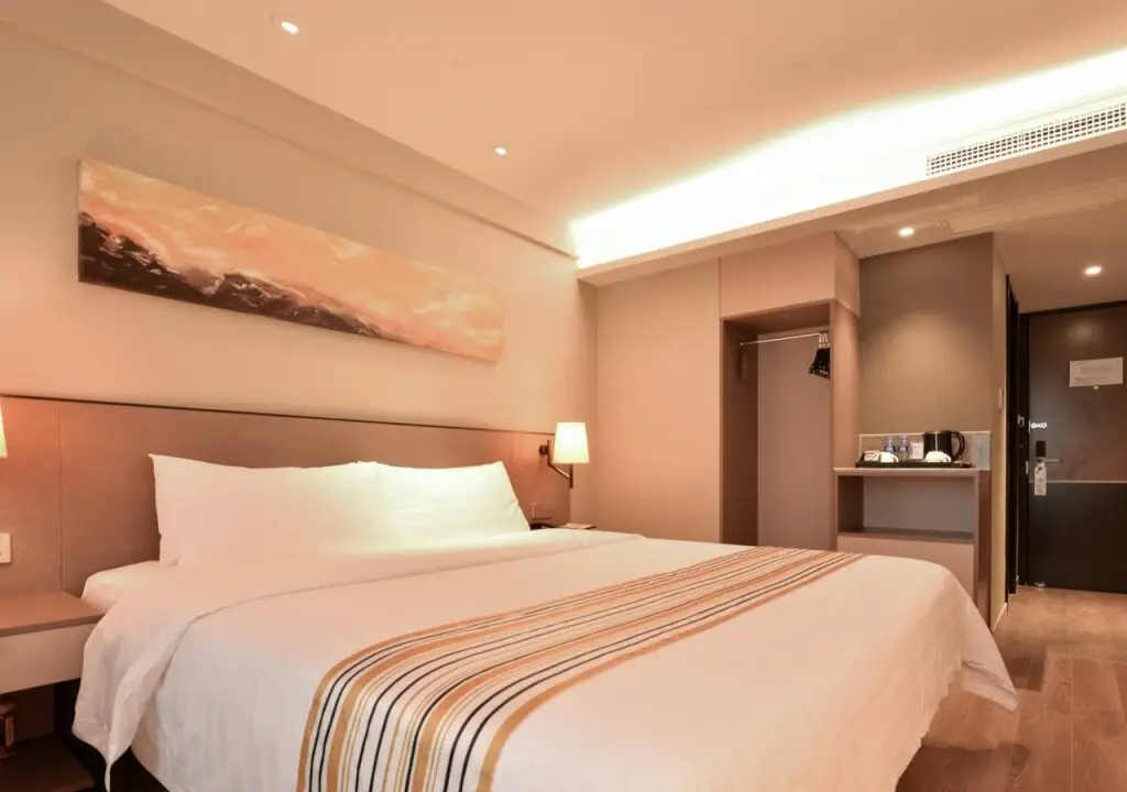 Шанхай: Home Inns Plus Shanghai Xujiahui Branch