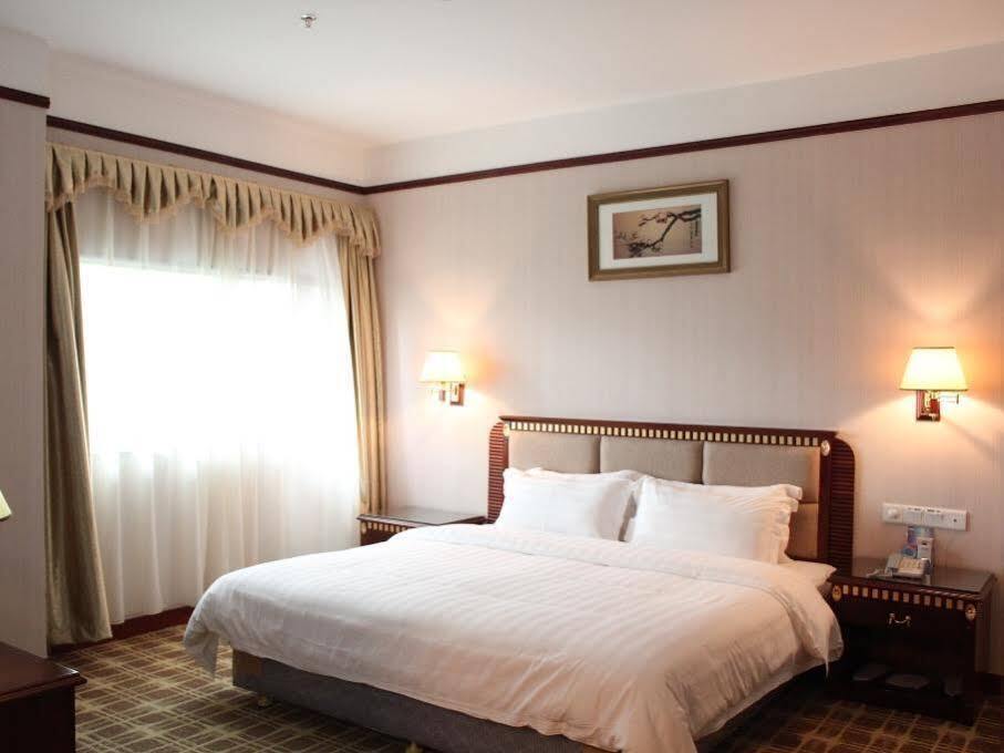 Шэньчжэнь: Guofeng Hotel Hongling