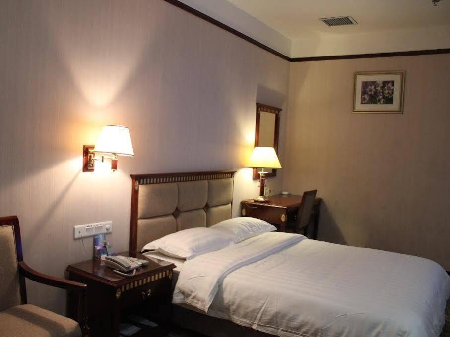 Шэньчжэнь: Guofeng Hotel Hongling