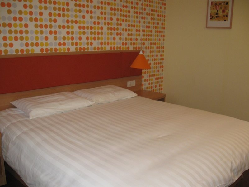 Куньмин: Home Inn (Kunming Beijing Road Taobao Women Street)