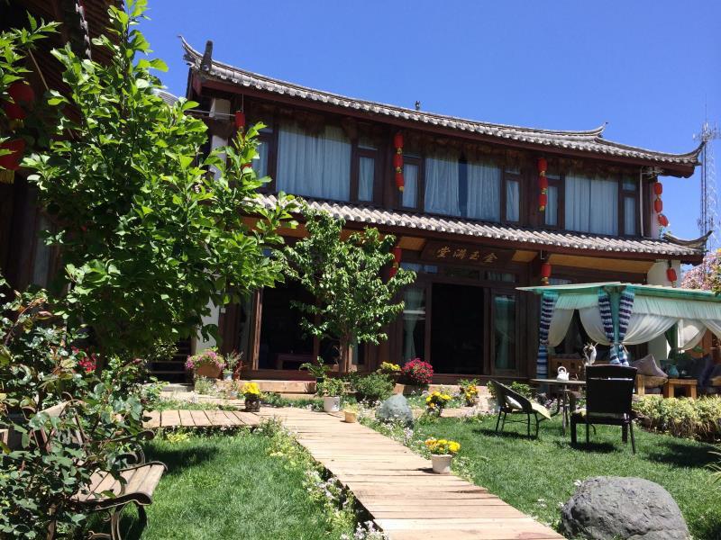 Лицзян: Lijiang Shuhe Silent Garden Hotel