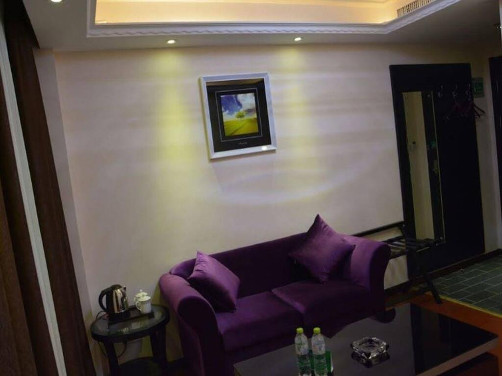 Хецзе: Heze Taisen Lidu Hotel