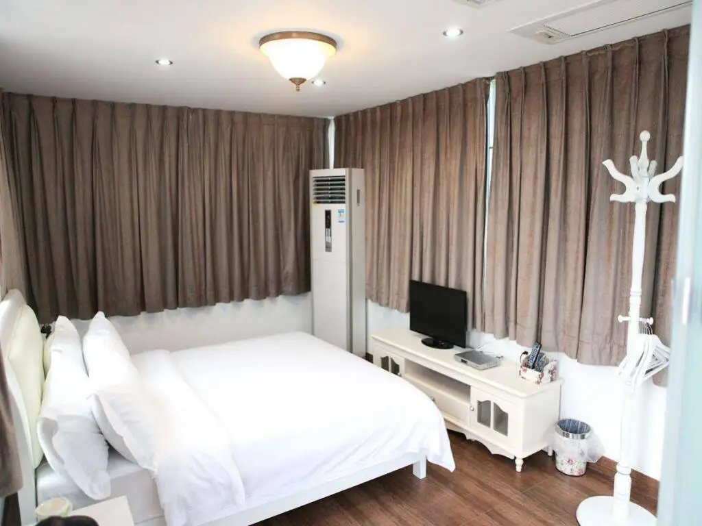 Xiamen Gulangyu Longshan Villa Cafe Hostel — фото 1