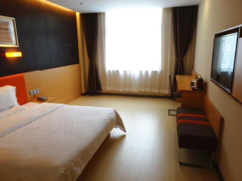 Янчжоу: 7 Days Premium Yangzhou Baoying Time Plaza Maternity and Child Healthcare Hospital