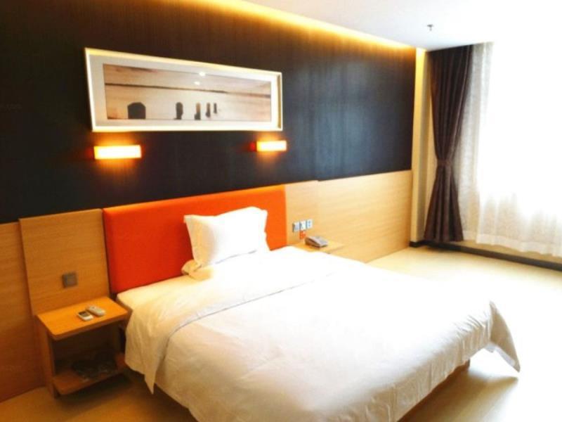 Янчжоу: 7 Days Premium Yangzhou Baoying Time Plaza Maternity and Child Healthcare Hospital