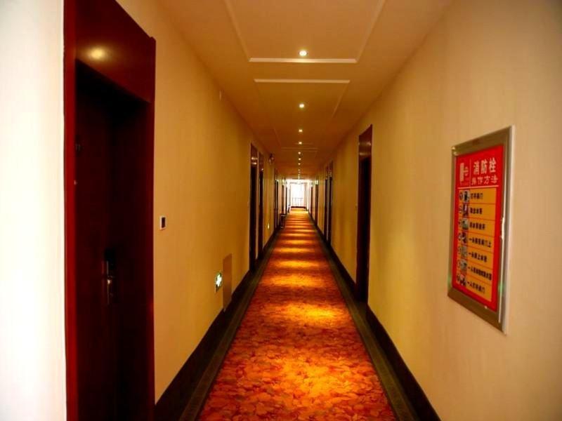 Дунъин: GreenTree Inn Dongying Xisi Road Huachuang Building