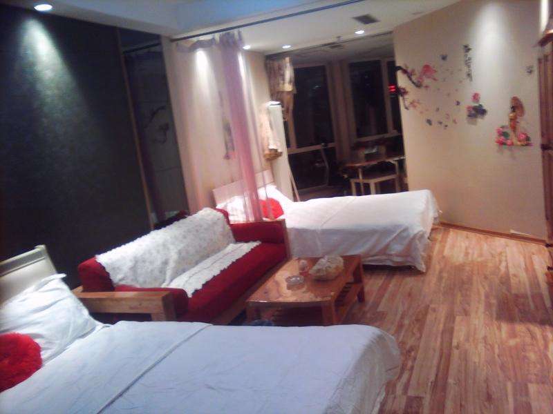 Далянь: Dalian Yijing Yuxuanting Hotel and Apartment