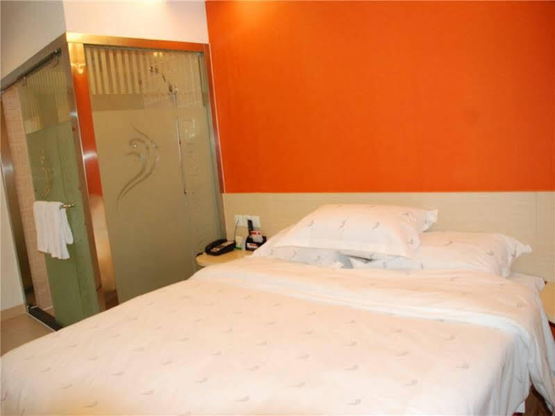 Куньмин: Fairyland Hotel (Kunming Jiaochang Middle Road, Yunnan Police Officer College Store）