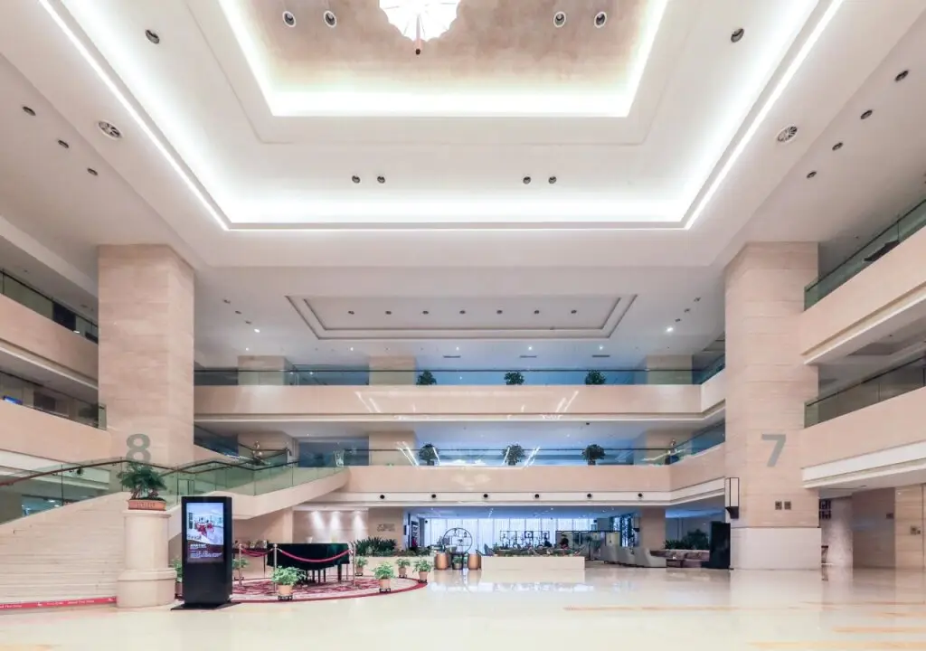 White Horse Lake Jianguo Hotel — фото 1