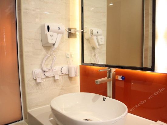 Фошань: 7 Days Inn Premium-Foshan Lecong Furniture Mall Branch