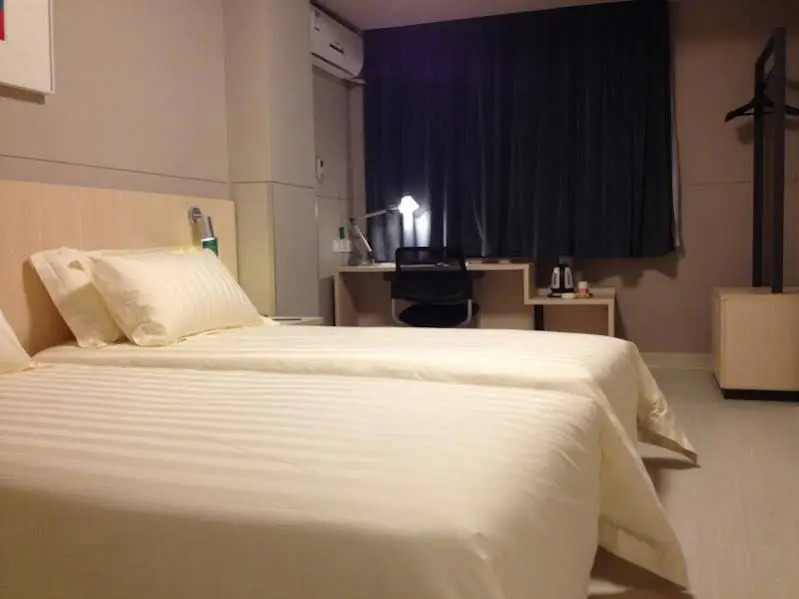 Санья: Jinjiang Inn Ocean View Hotel Sanya Bay Jixiang Street Branch