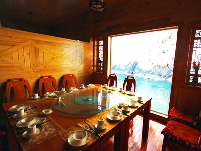Шангри-Ла: Shangri La Balagezong Lover Valley Hotel