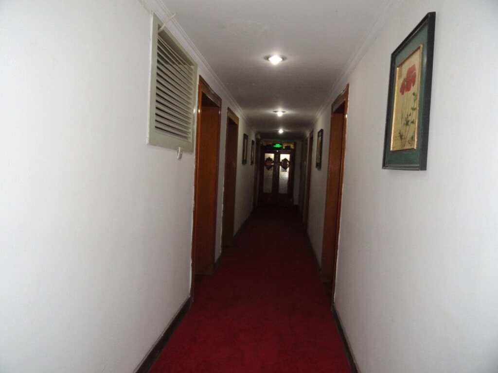 Пекин: Beijing Caoyuan Hotel (Yonghegong Guijie store)