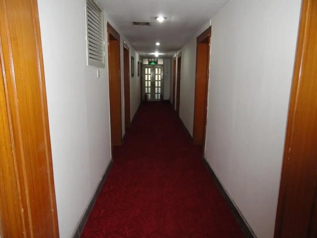 Пекин: Beijing Caoyuan Hotel (Yonghegong Guijie store)