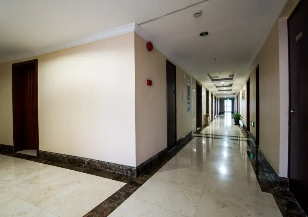 Шанхай: Chenlong Service Apartment (Yuanda building)