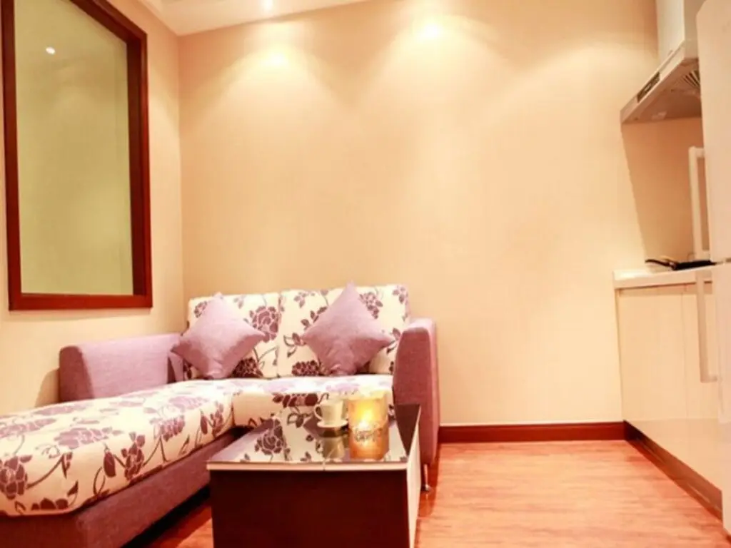 Шанхай: Chenlong Service Apartment (Yuanda building)