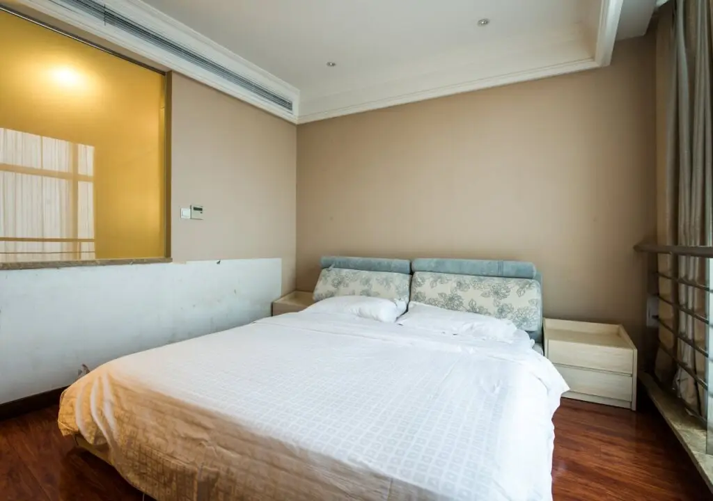 Шанхай: Chenlong Service Apartment (Yuanda building)
