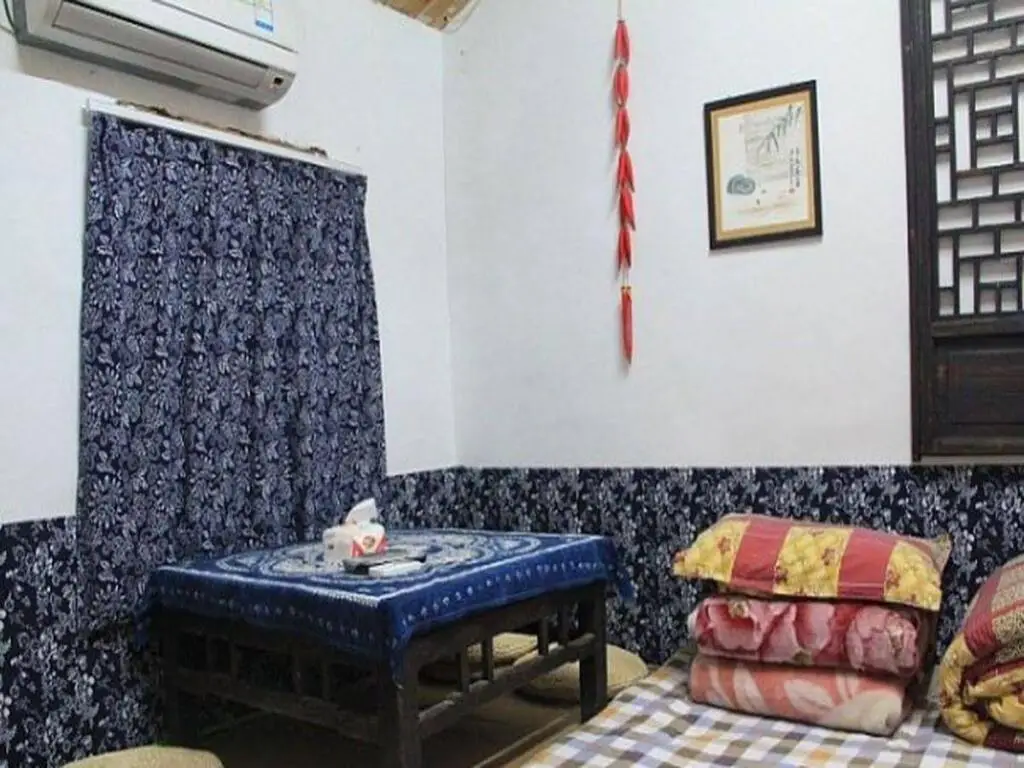 Цзясинь: Flinstones Guest House