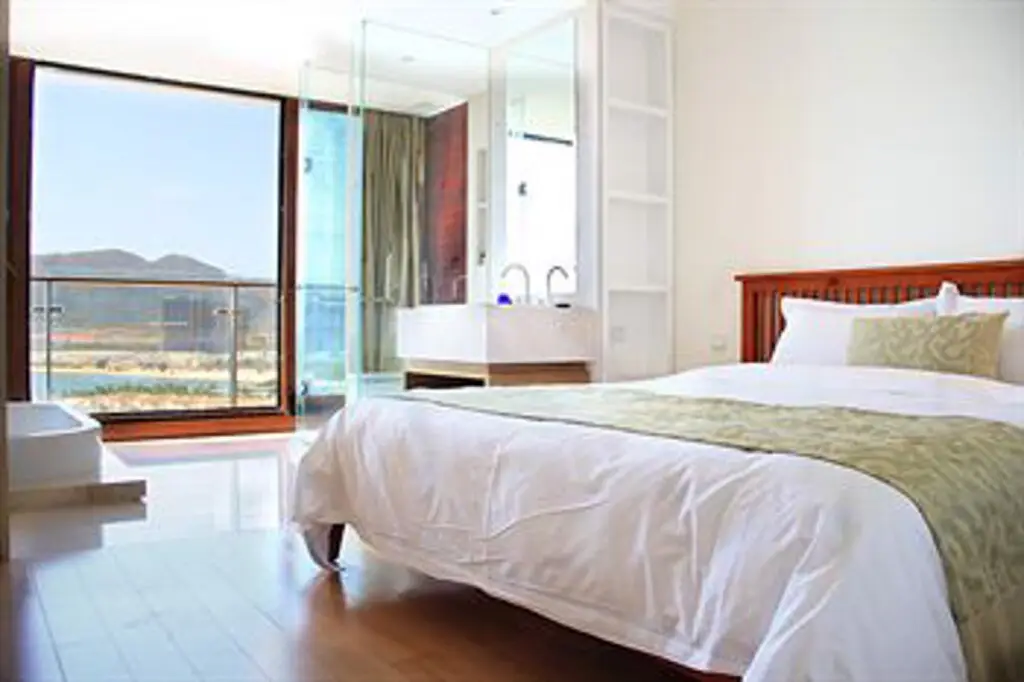 Санья: Sanya Tujia Vacation Rentals - Dadonghai
