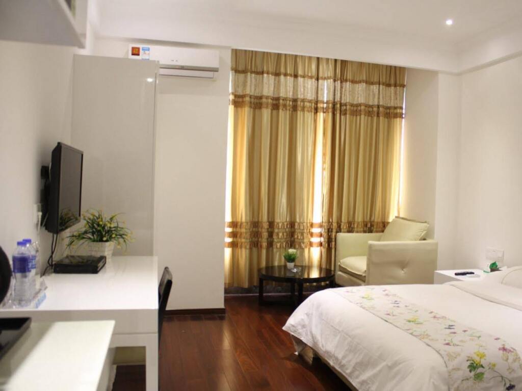 Фошань: Private Apartment-Huayuan International