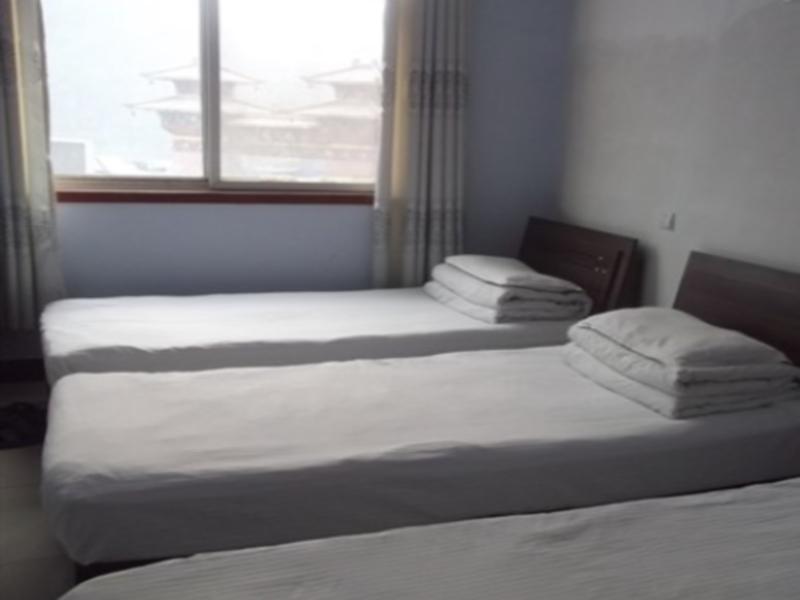 Янчжуди: Huixian Baligou Songyingge Hotel