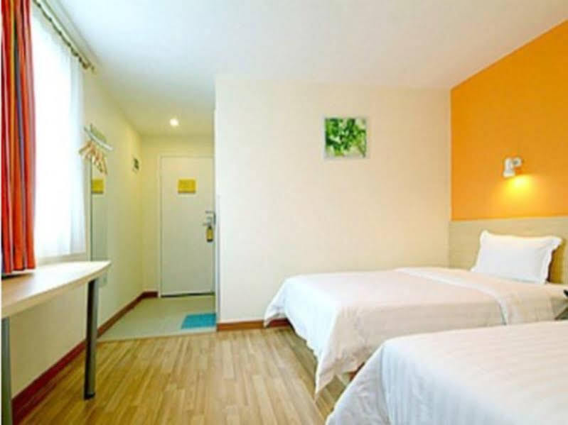 Гуйлинь: 7 Days Inn - Guilin North Train Station Branch