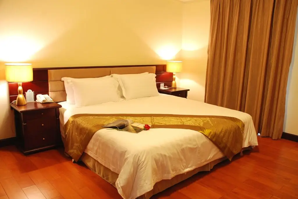 Шэньчжэнь: Ming Wah Apartment Shenzhen