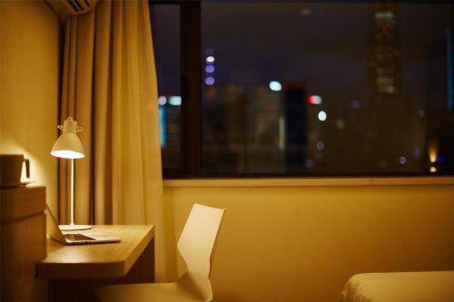 Ухань: Hanting Premium Hotel Wuhan Venture Street Free Trade Zone