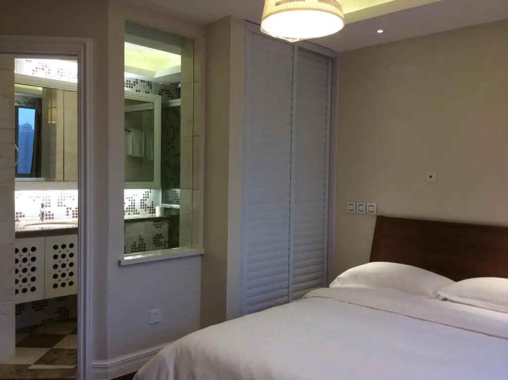 Шанхай: Shanghai Ri Yue Guang Service Apartment