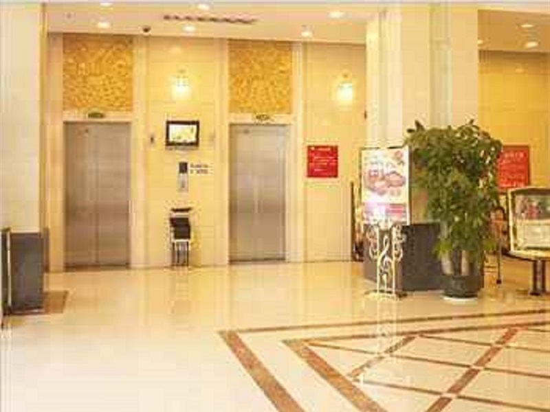 Шэньчжэнь: Vienna International Hotel Shenzhen Shuanglong Subway Station