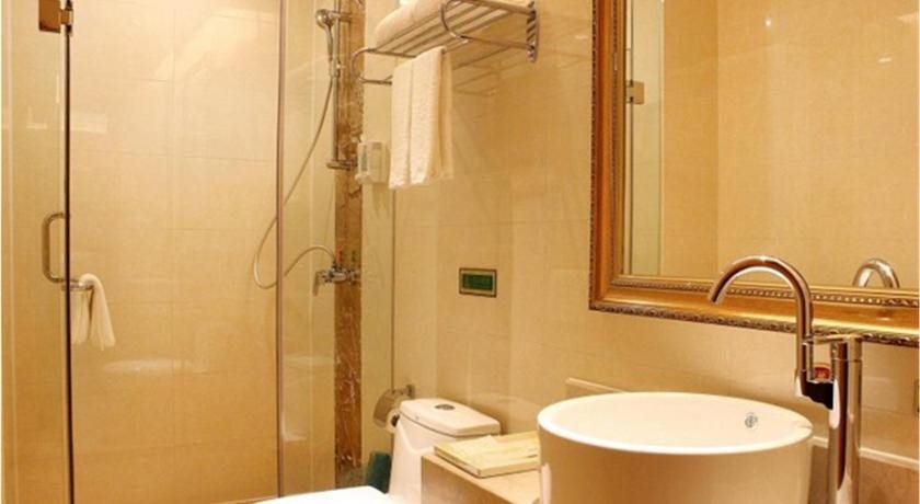 Шэньчжэнь: Vienna International Hotel Shenzhen Shuanglong Subway Station