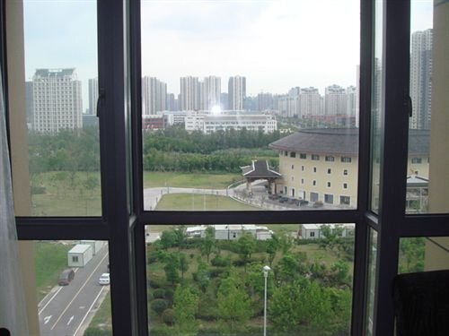 Хэфэй: New Metropolis Hotel