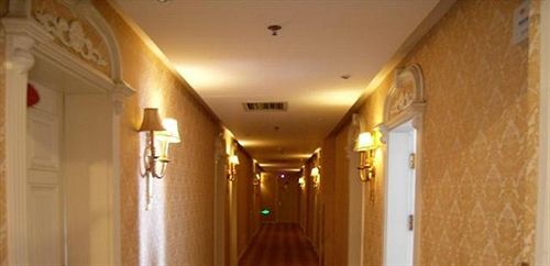 Циндао: Qingdao Home Inn - Yan'an Third Road