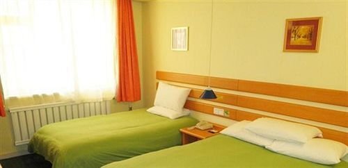 Далянь: Home Inn Xinghai Square - Dalian
