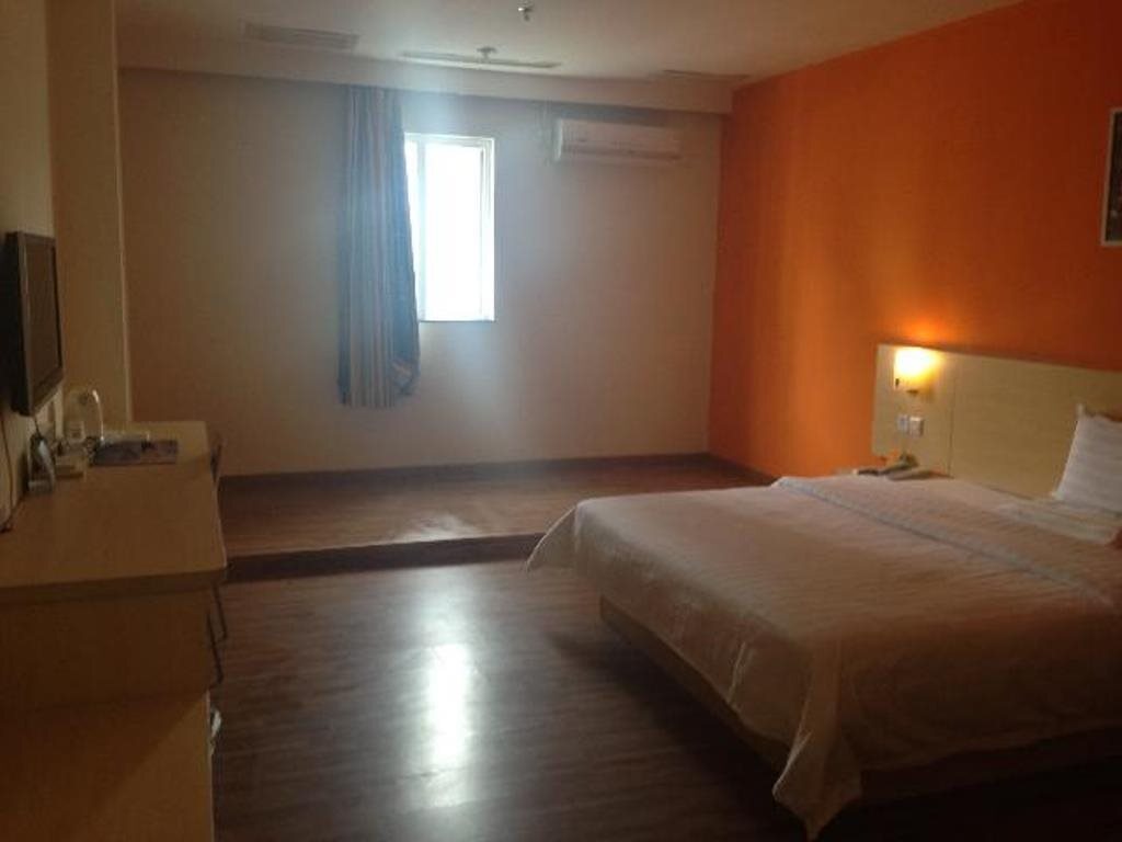 Чжухай: 7 Days Hotel Zhuhai Gongbei Port Pedestrian Street