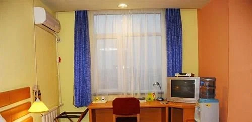 Далянь: Home Inn Bayi Road - Dalian
