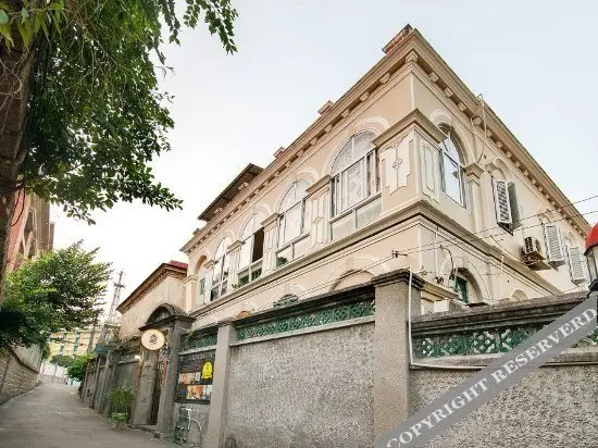 Сямынь: Xiamen Qicai Linglongge Family Inn