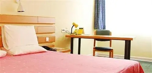 Даньдун: Home Inn Dandong Street