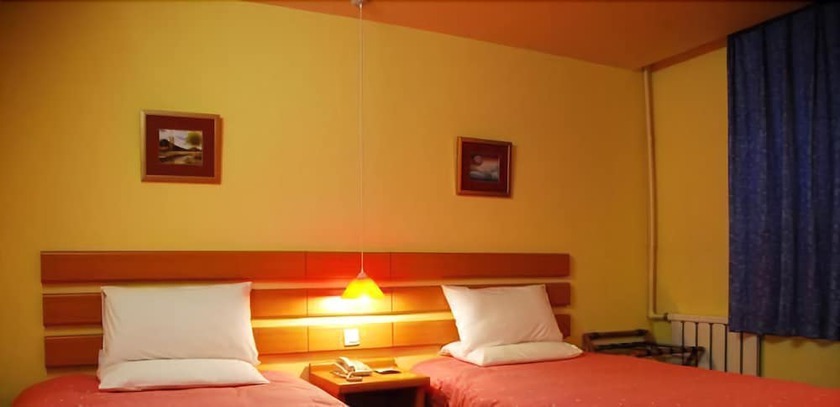 Далянь: Home Inn Xianglujiao Rail Station - Dalian